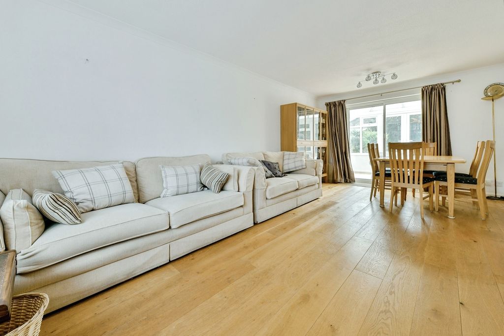 Property photo 2 of 27 Pbox-Img.Jpg