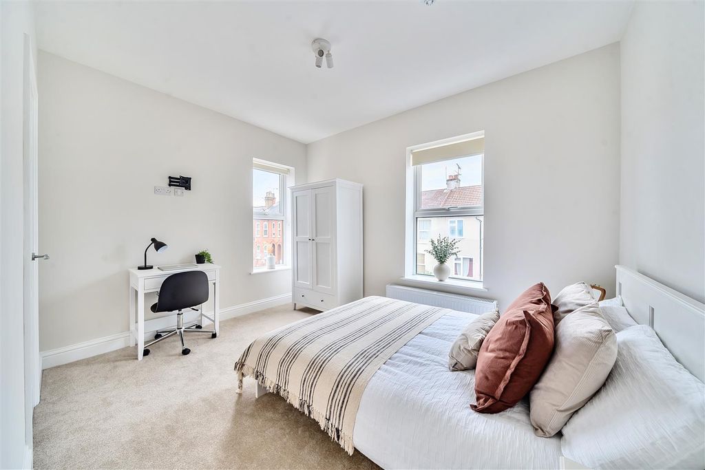 Property photo 3 of 15 1361317-6-68Dd18830B033.Jpg