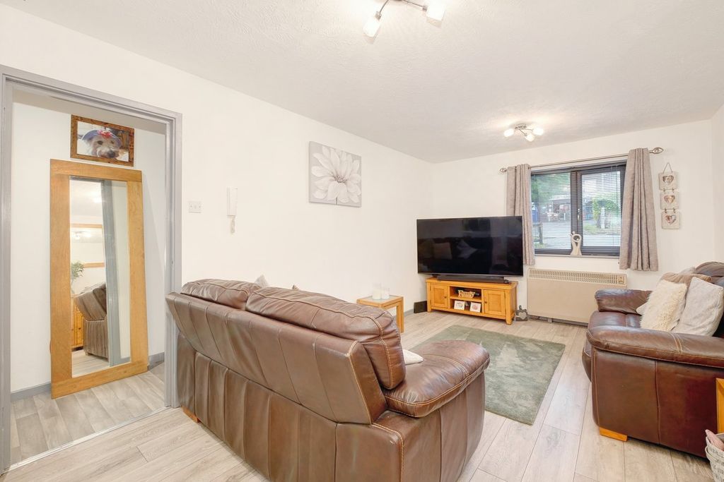 Property photo 3 of 15