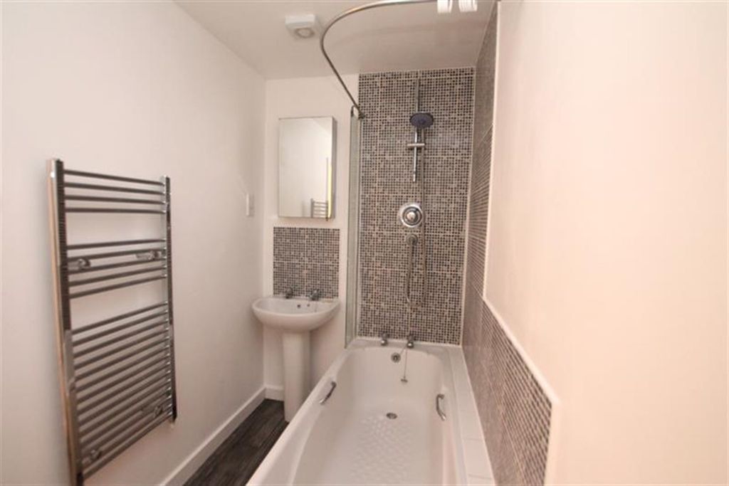 Property photo 3 of 26 Bathroom