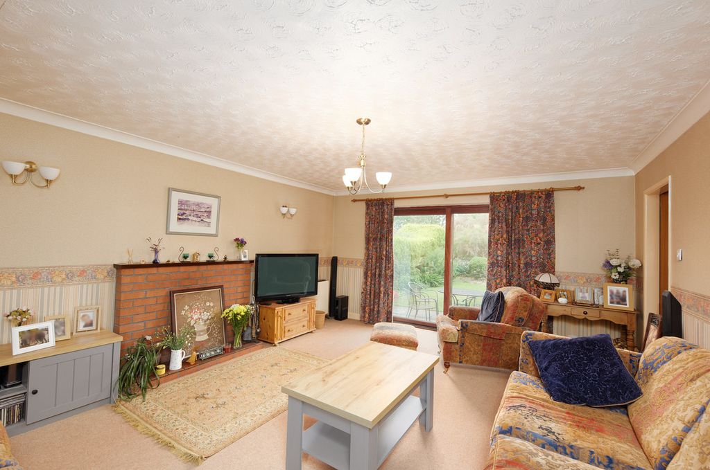Property photo 3 of 27