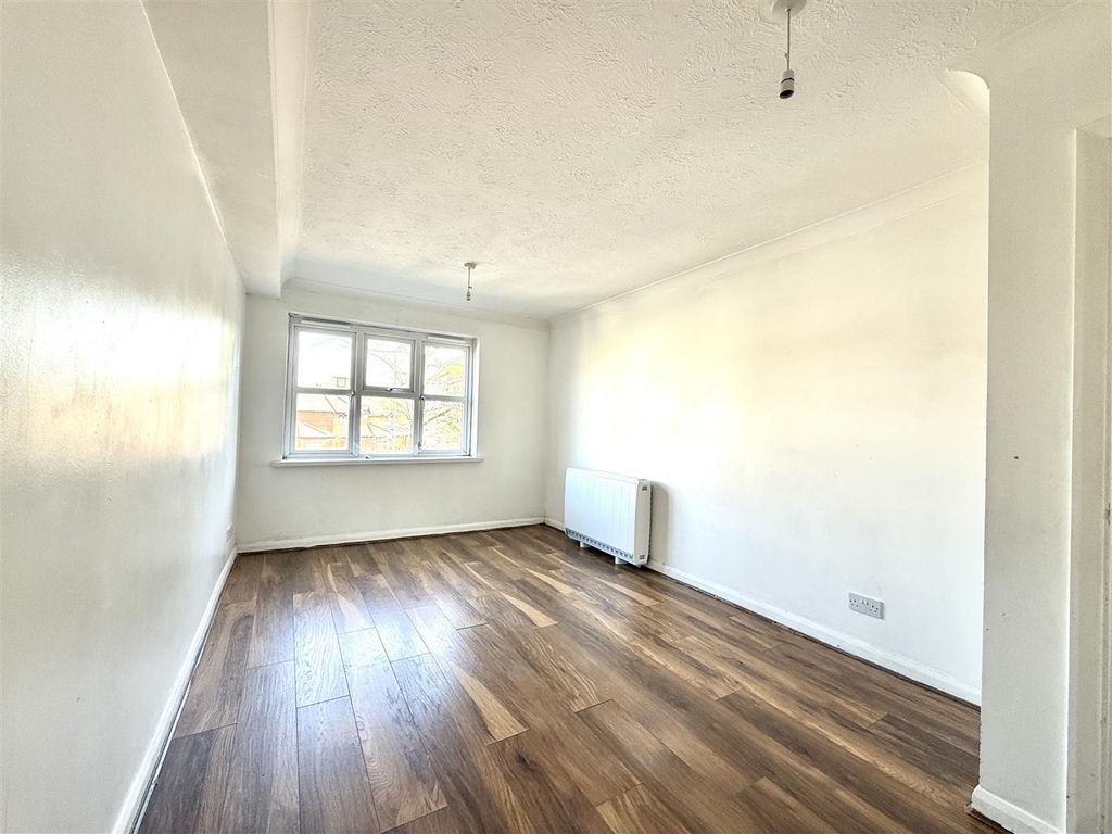 Property photo 3 of 6 Img_5755.Jpg