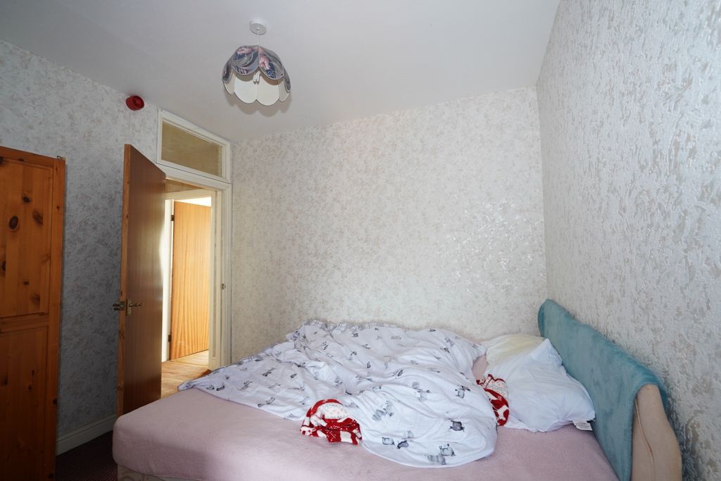 Property photo 3 of 9 Image 4