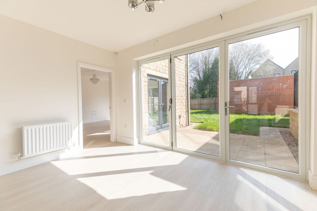 Property photo 3 of 23