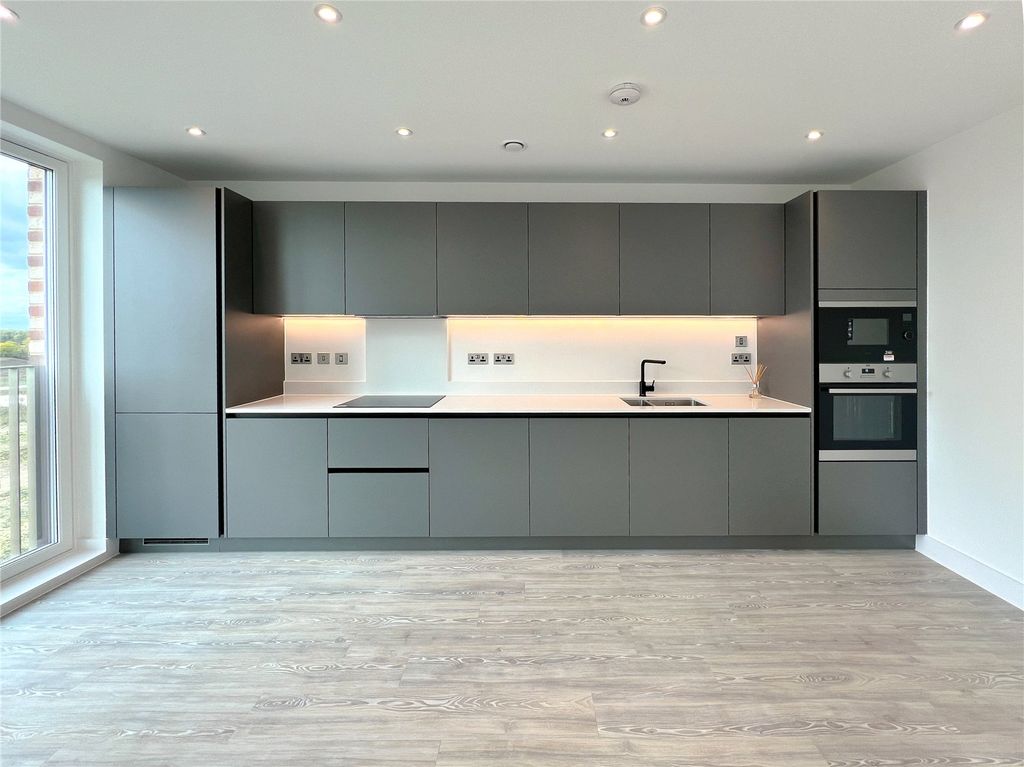 Property photo 3 of 10 Picture No. 04