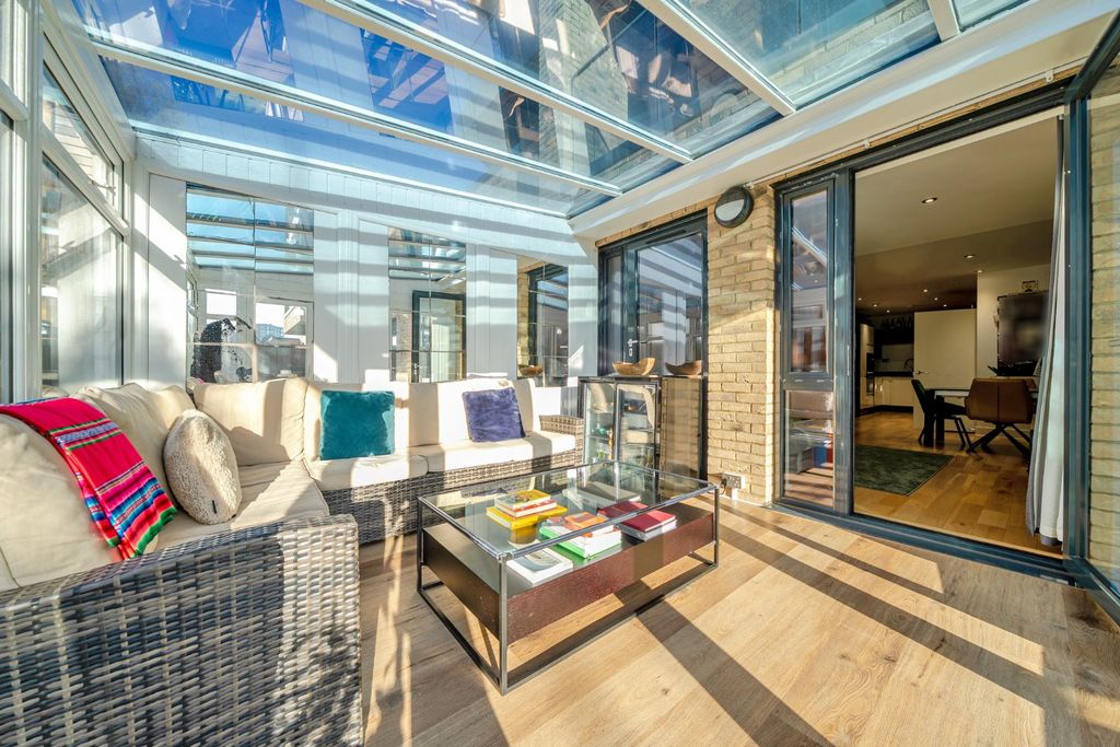 Property photo 2 of 21 Picture No. 13