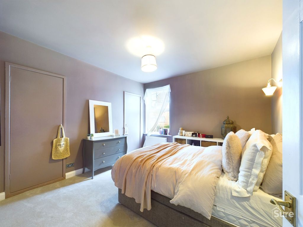Property photo 3 of 10 Bedroom One