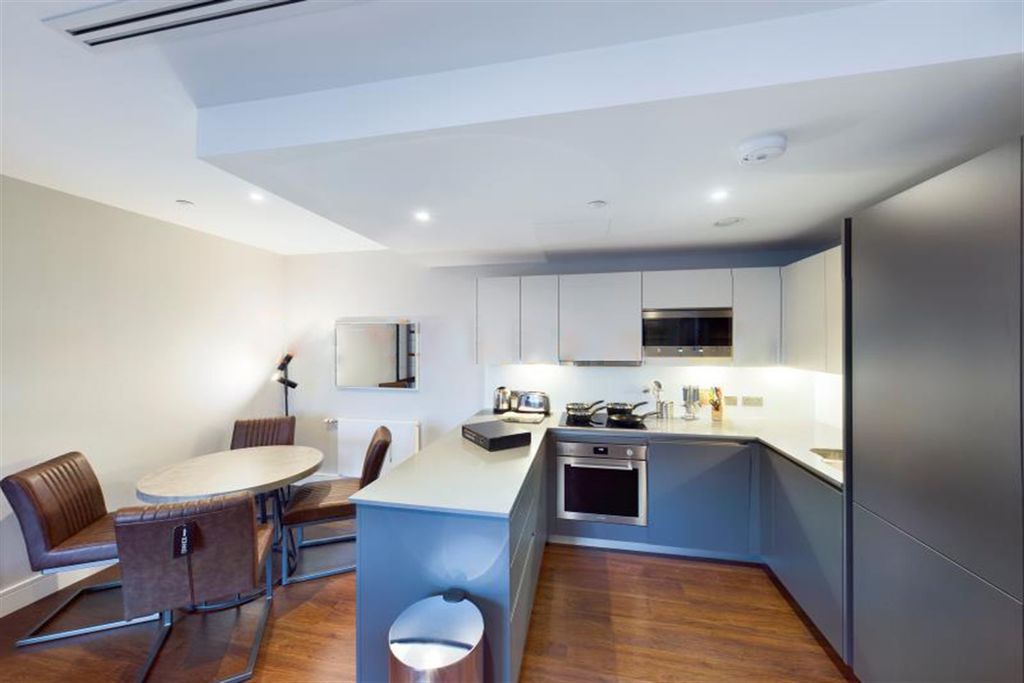 Property photo 2 of 11 Kitchen