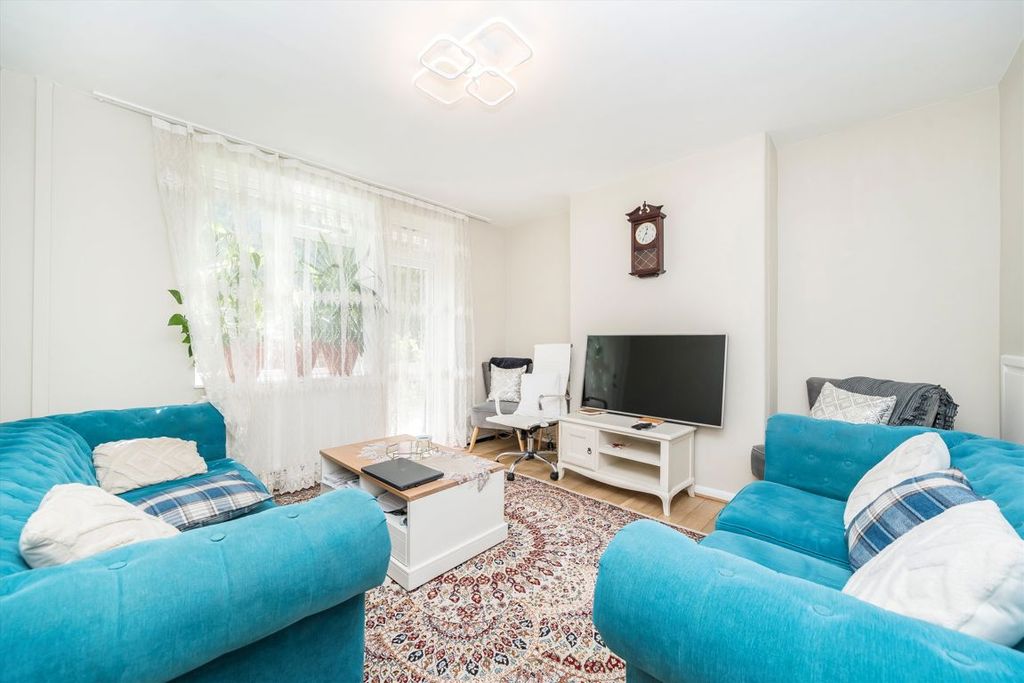 Property photo 2 of 5