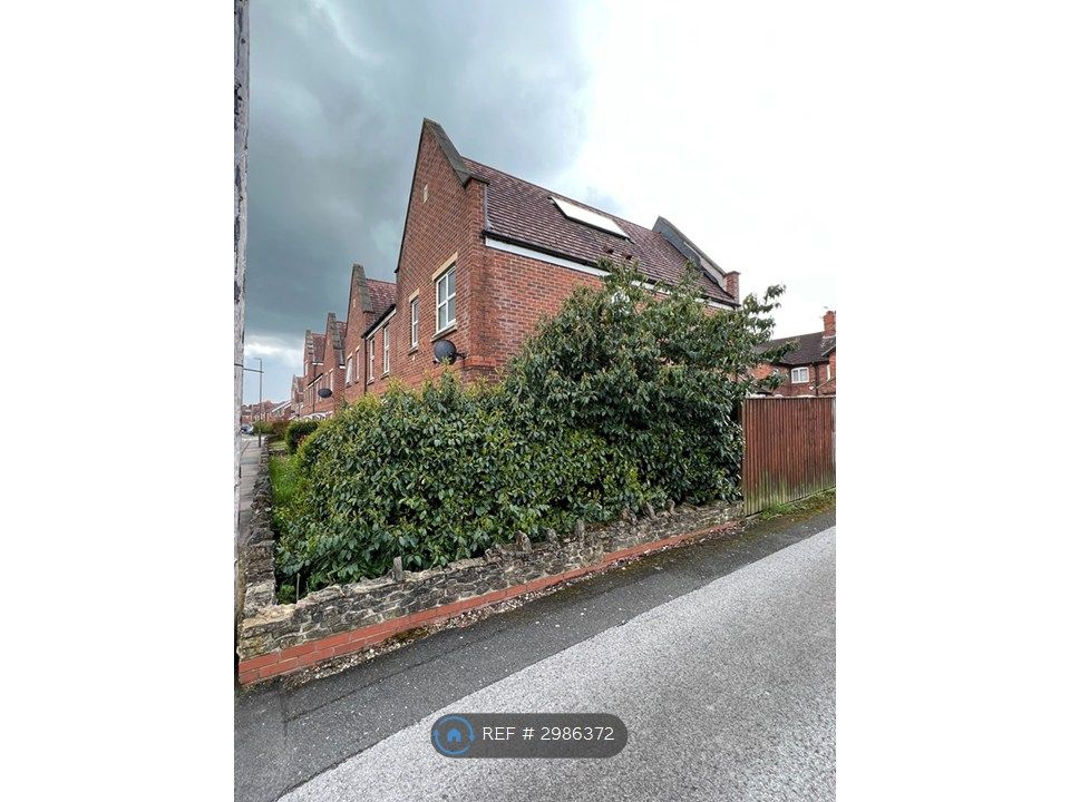 Property photo 2 of 21