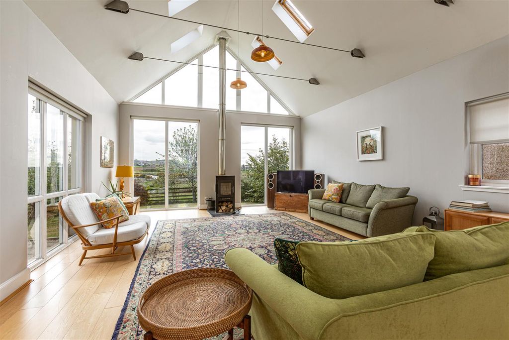 Property photo 3 of 40 3 Wiselawmill Steading Lauder 05.Jpg