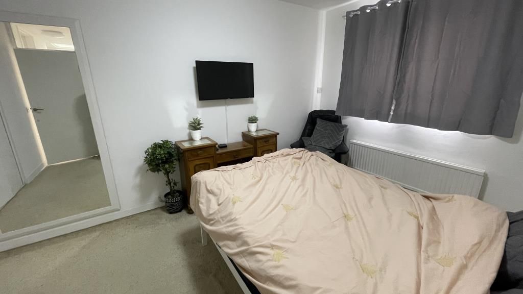 Property photo 3 of 17 Bedroom
