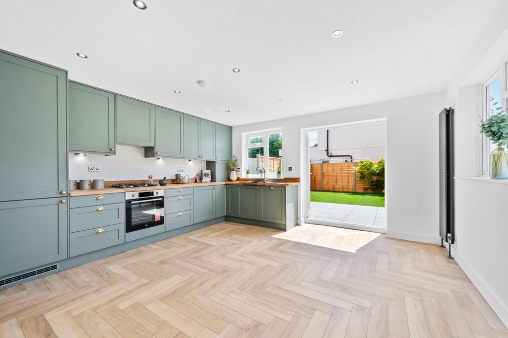 Property photo 1 of 4 Photo 4