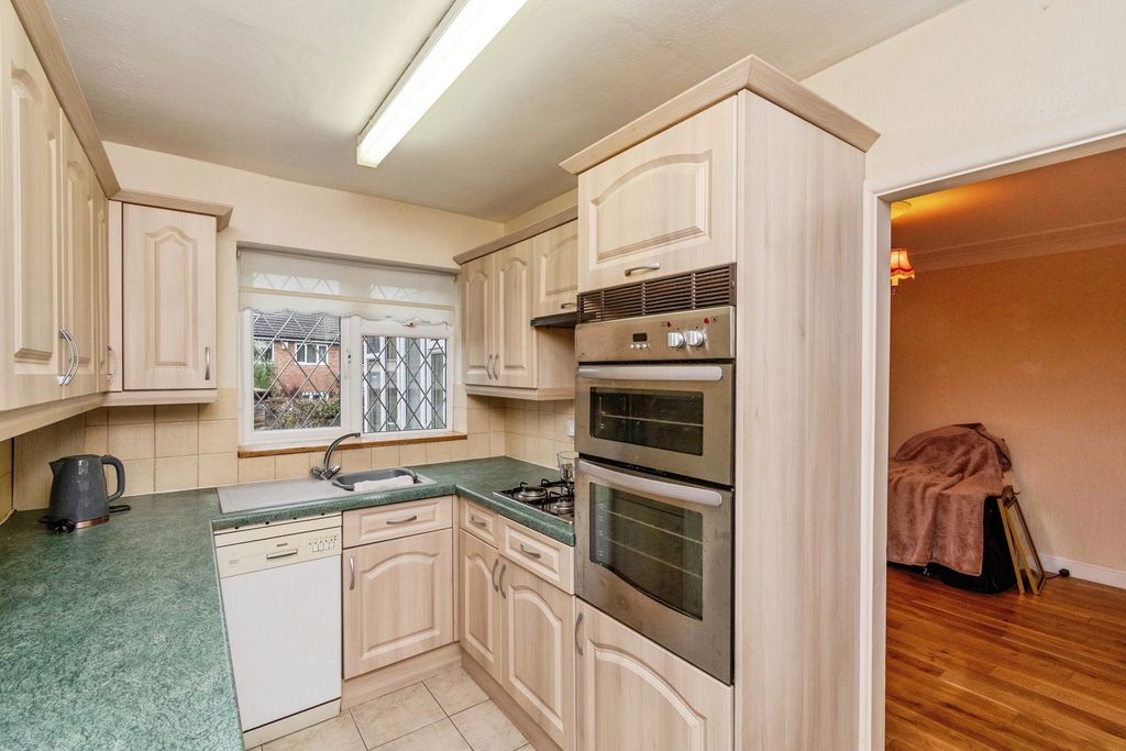 Property photo 3 of 21 Pbox-Img.Jpg