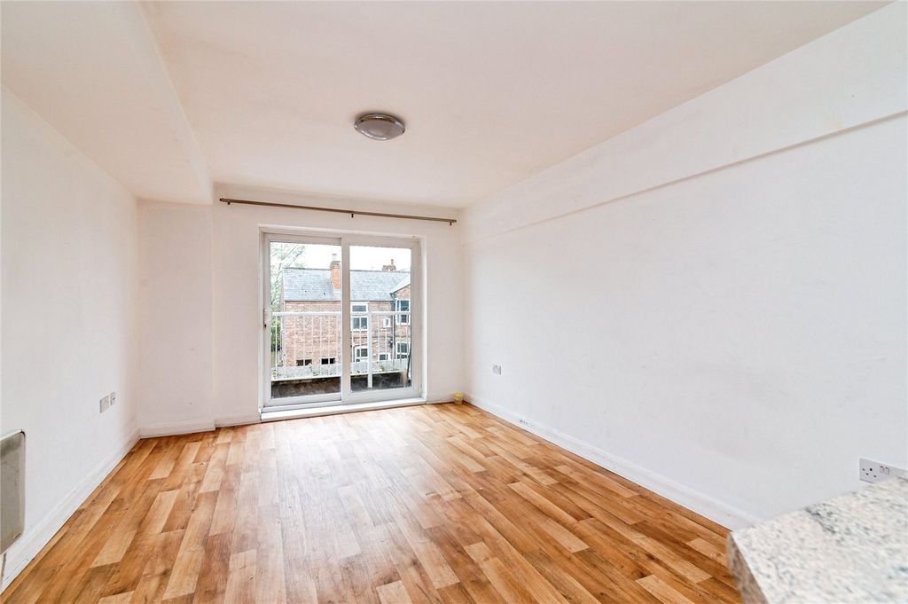 Property photo 3 of 15 Picture No. 02