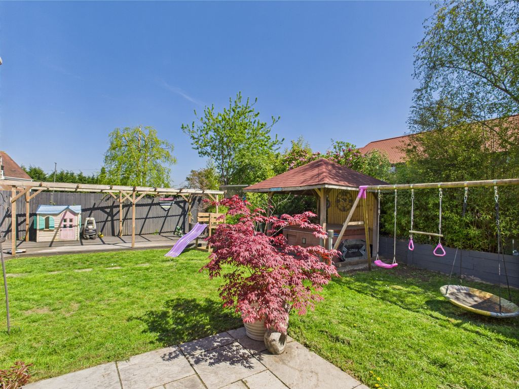 Property photo 2 of 17 Cam01354G0-Pr0493-Still033