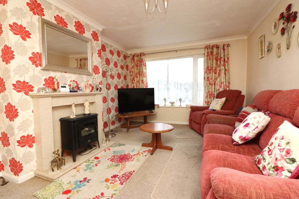 Property photo 2 of 13 Img_9984