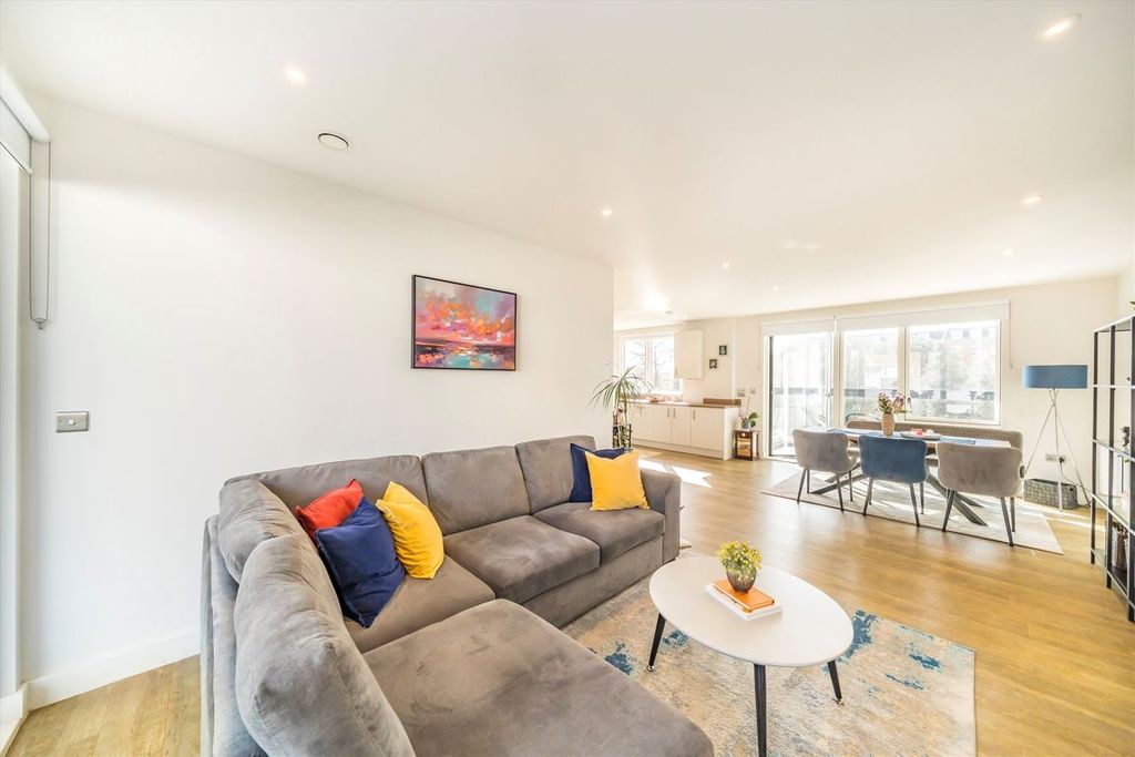 Property photo 2 of 9