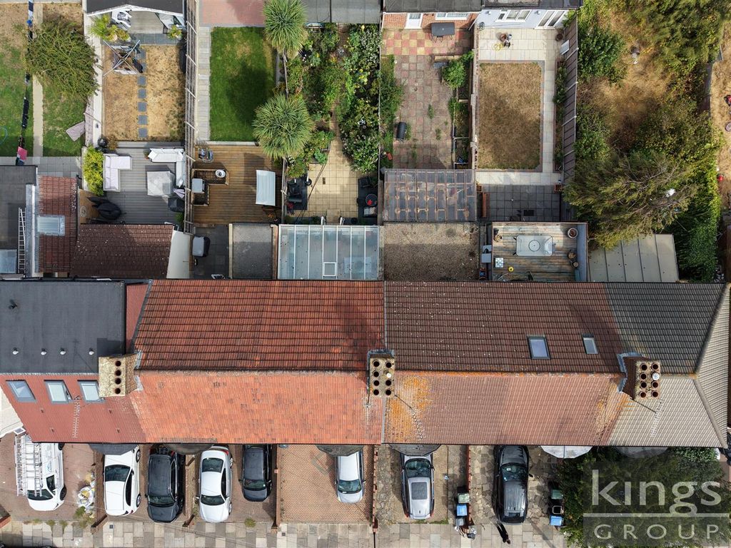 Property photo 2 of 21