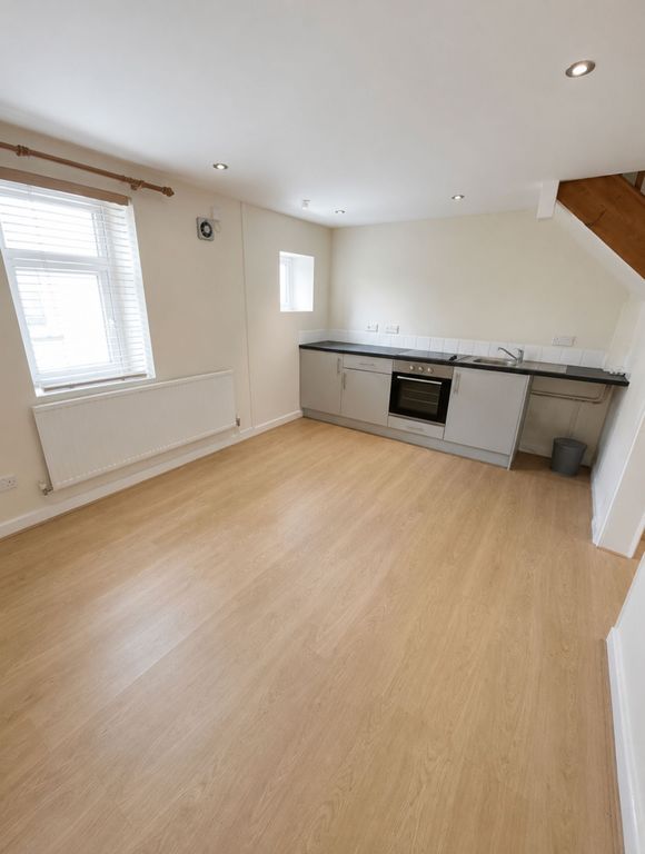 Property photo 2 of 4 Kitchen