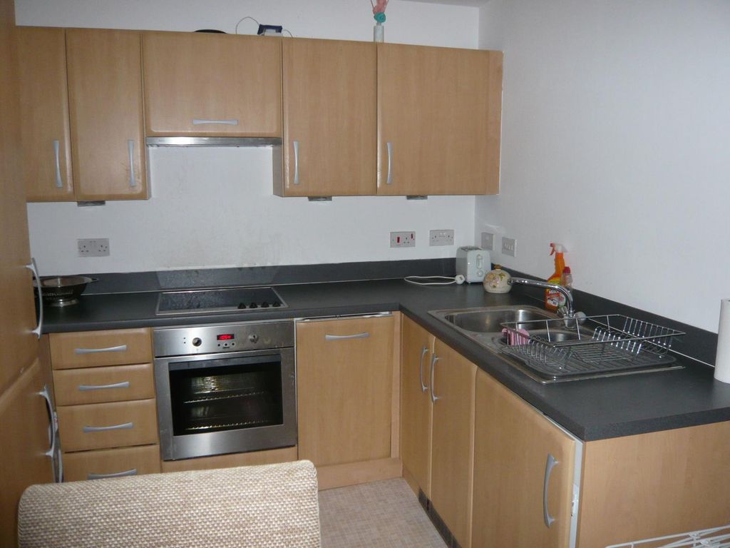 Property photo 3 of 6 Kitchen