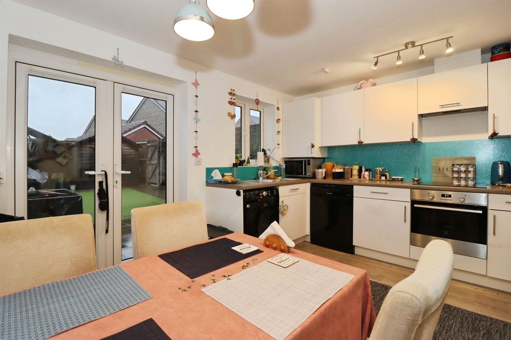 Property photo 3 of 20