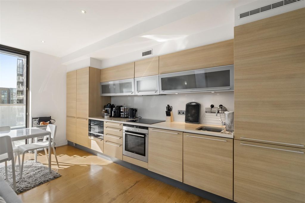 Property photo 3 of 15 Kitchen