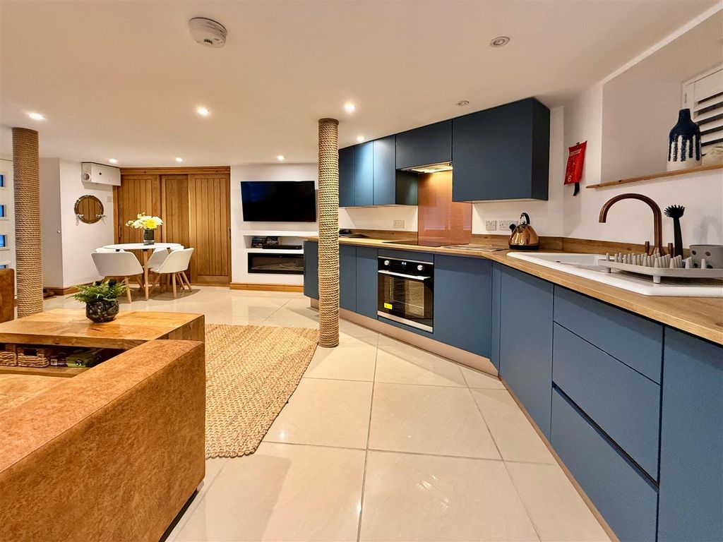 Property photo 3 of 13 Kitchen.Jpg