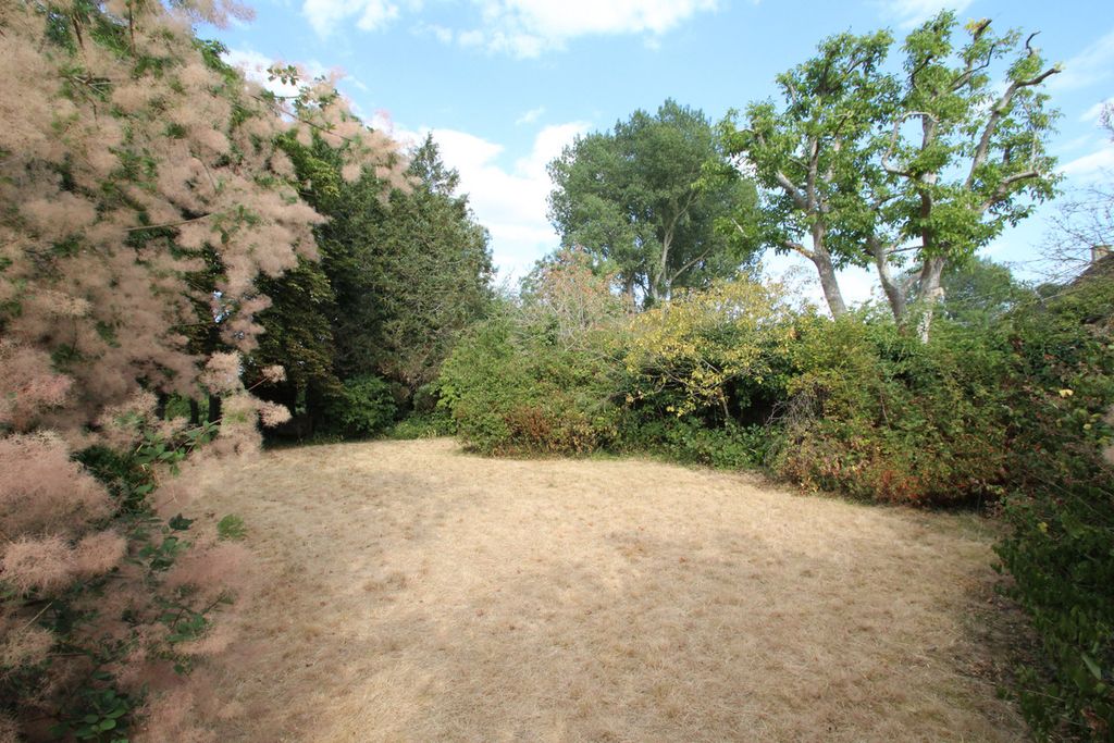 Property photo 2 of 21