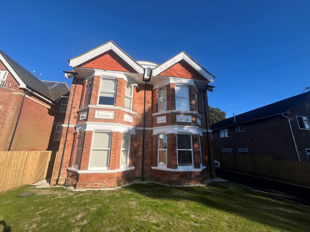 Property photo 1 of 4 1 Bed Flat To Rent Southbourne Road, Bournemouth Bh6 5Ae
