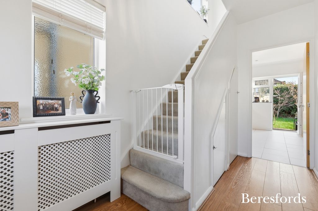 Property photo 2 of 19 Picture No. 14