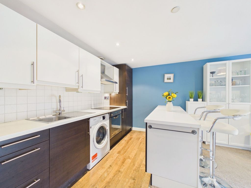 Property photo 3 of 7 Kitchen Area