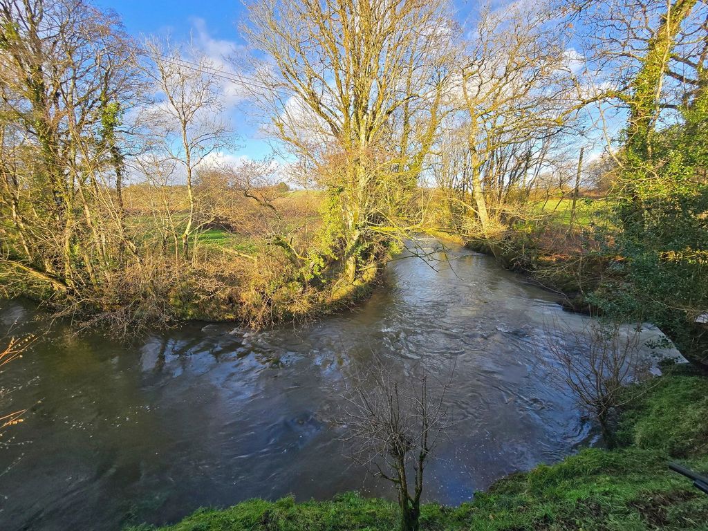 Property photo 2 of 24