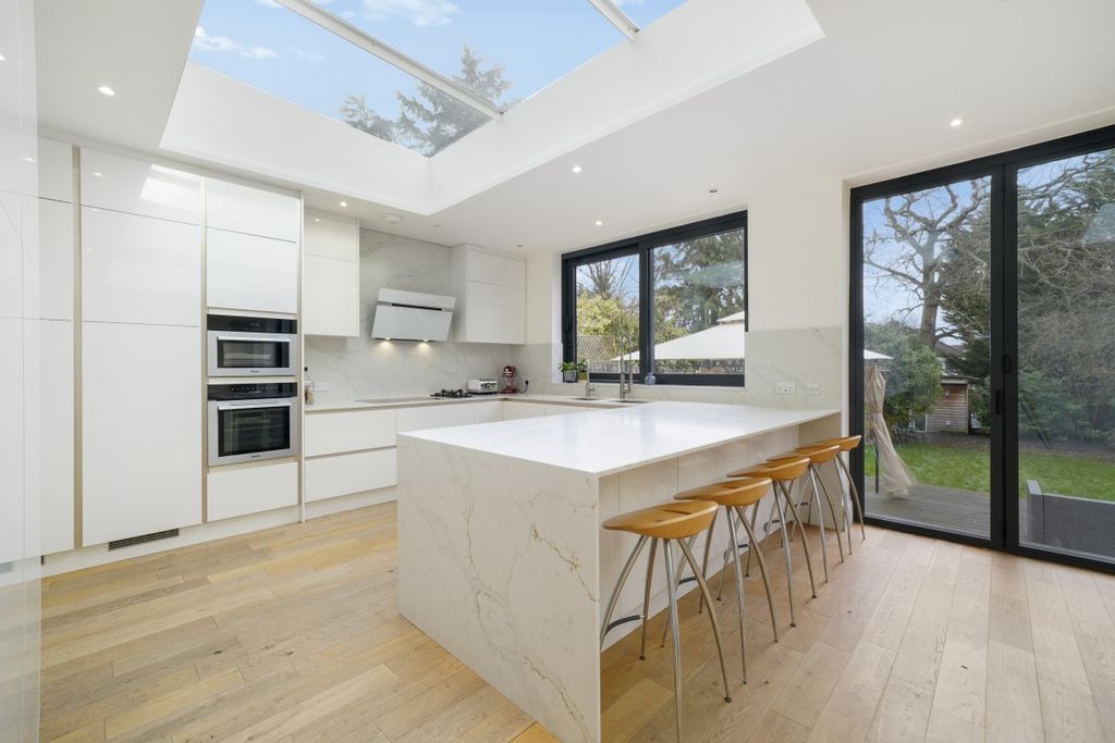 Property photo 2 of 29