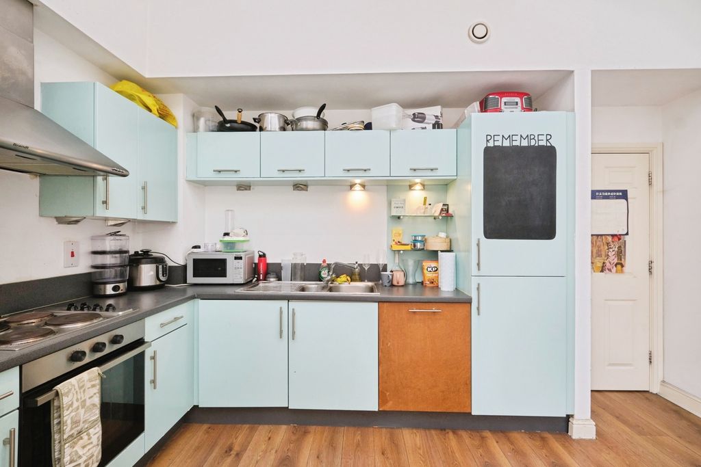 Property photo 3 of 14 Pbox-Img.Jpg