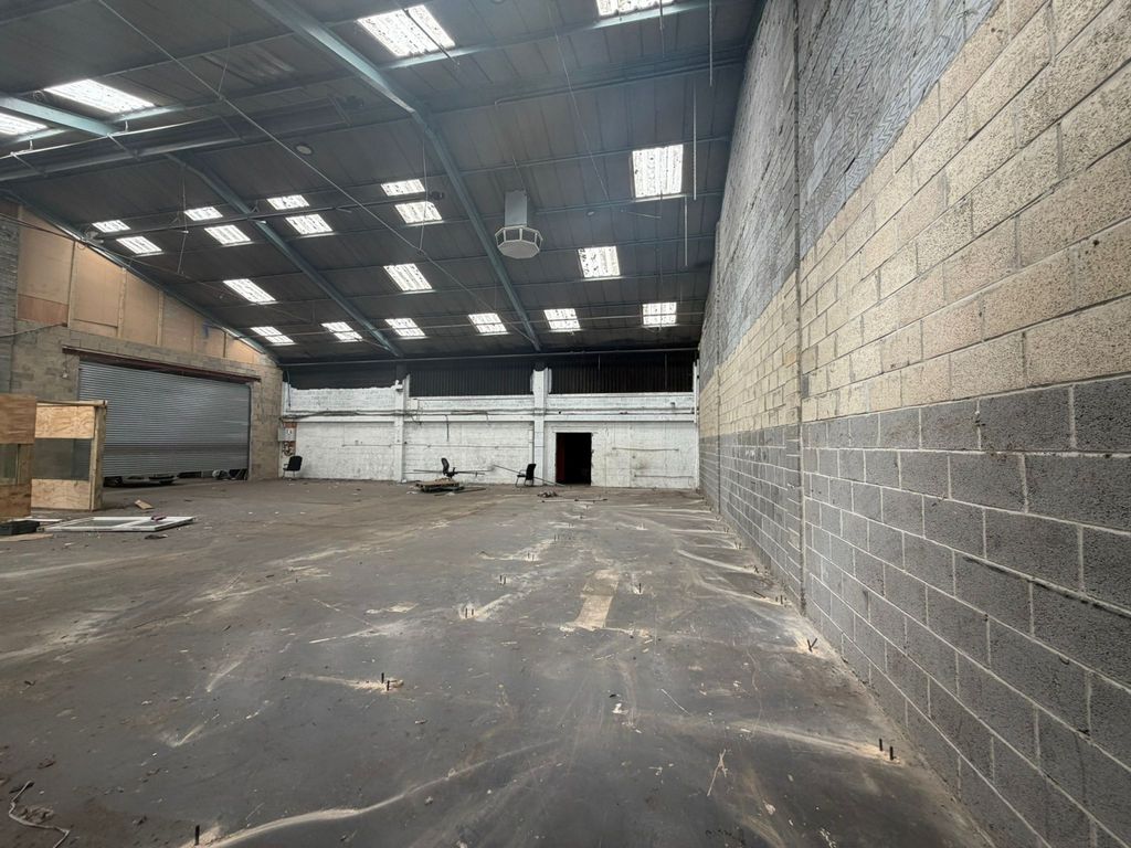 Property photo 1 of 6 Commercial Units To Let In A Ware House - Barking