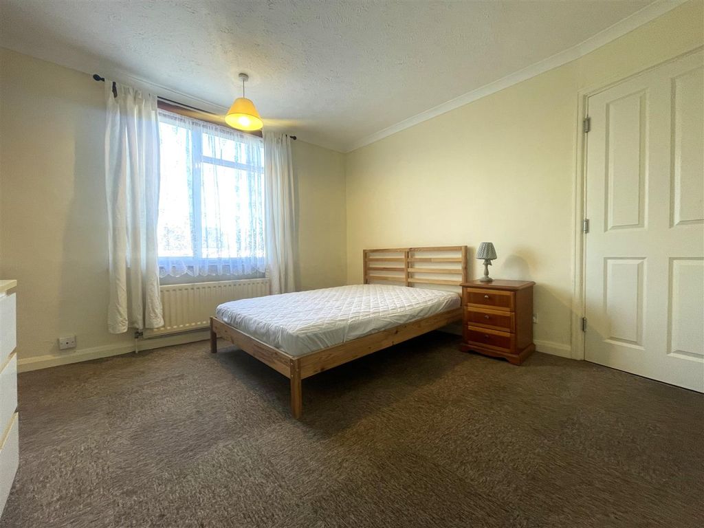 Property photo 3 of 7 Bedroom