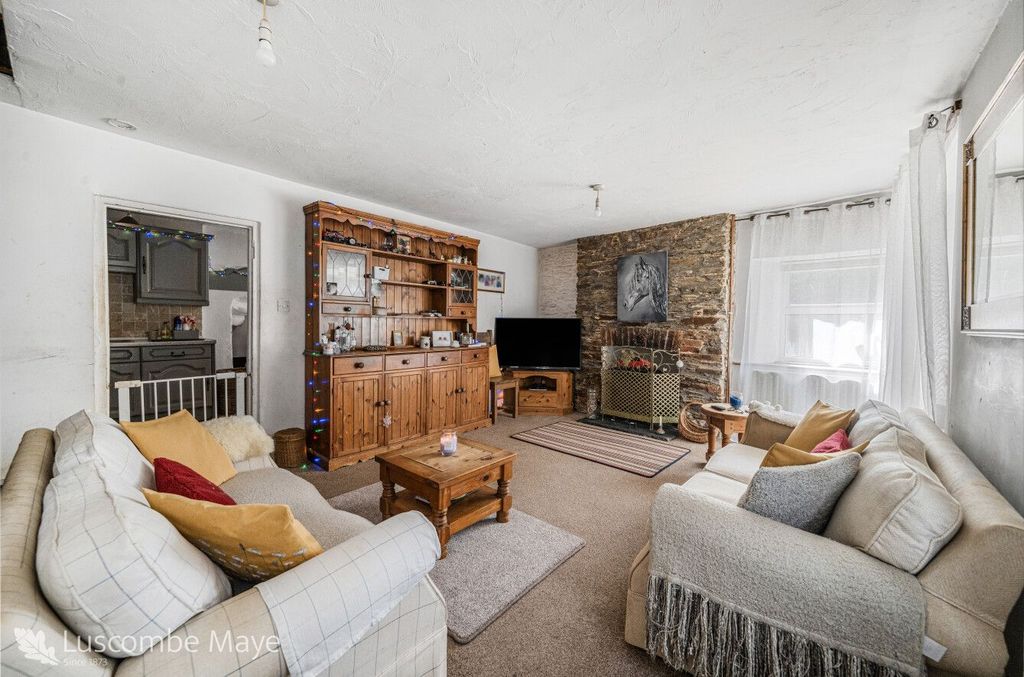 Property photo 3 of 25