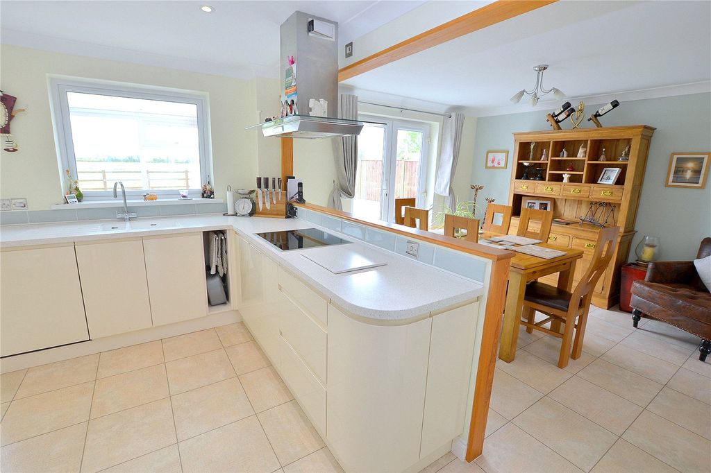 Property photo 3 of 24 Picture No. 08