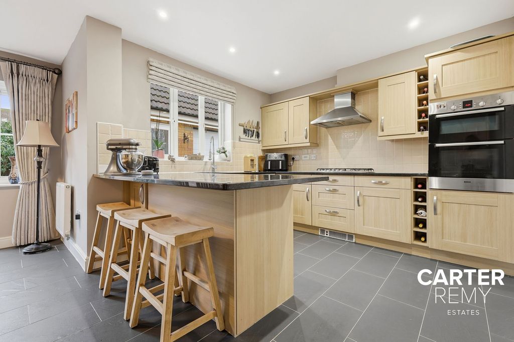 Property photo 2 of 38