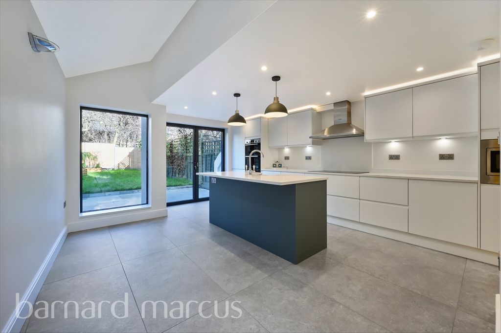 Property photo 2 of 8 Image