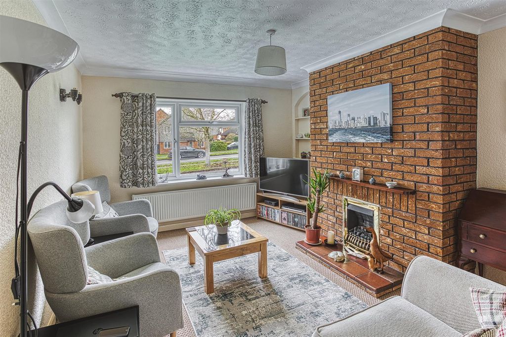 Property photo 2 of 12