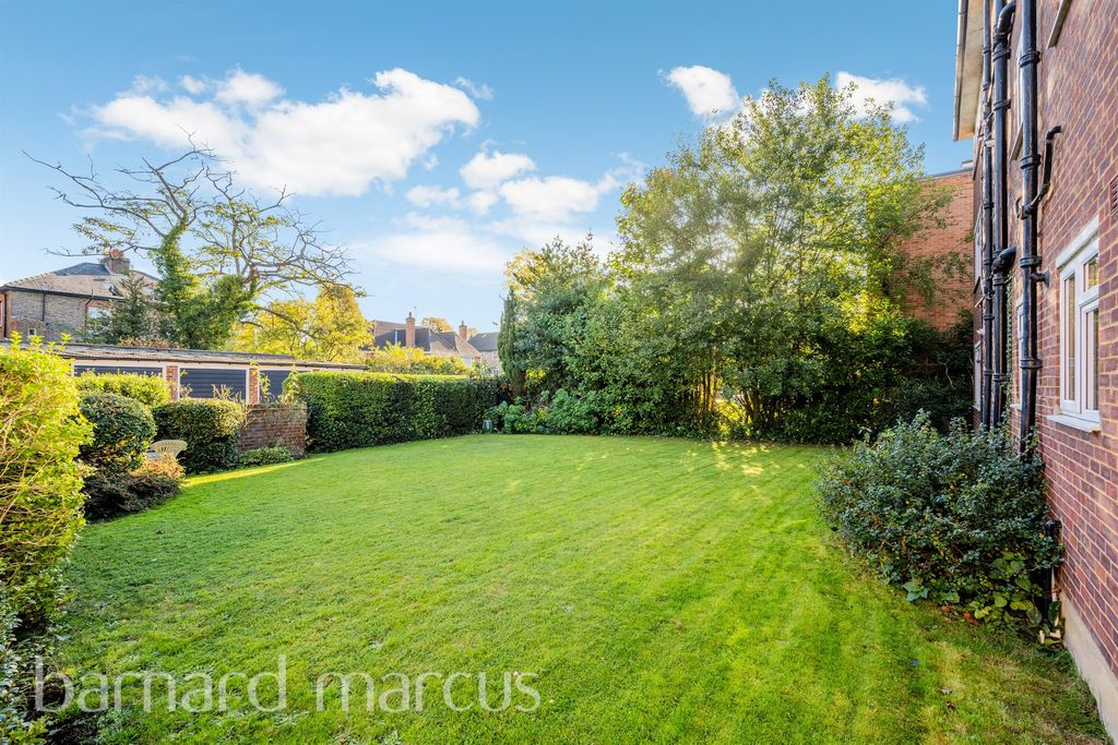 Property photo 3 of 12