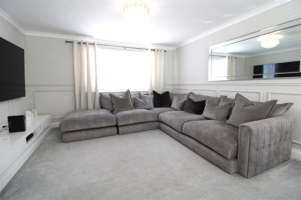 Property photo 2 of 15 B.Lo.Jpg