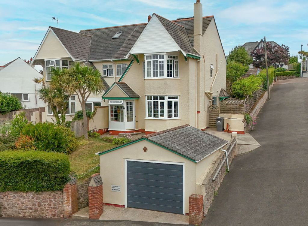Property photo 1 of 32