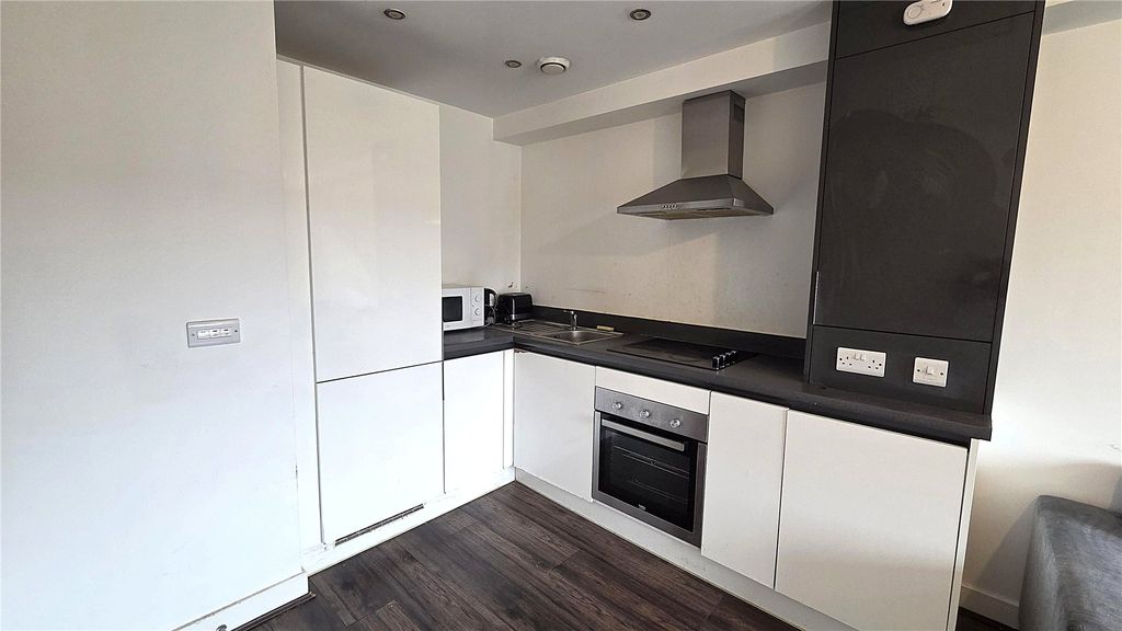Property photo 3 of 5 Kitchen