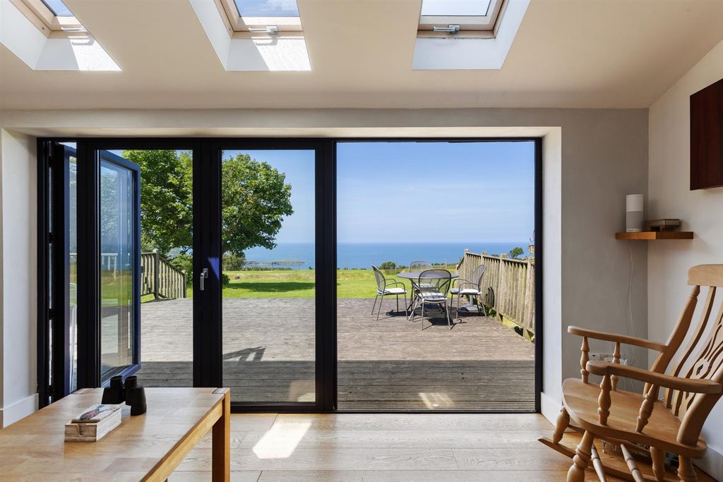 Property photo 2 of 58 Sunroom