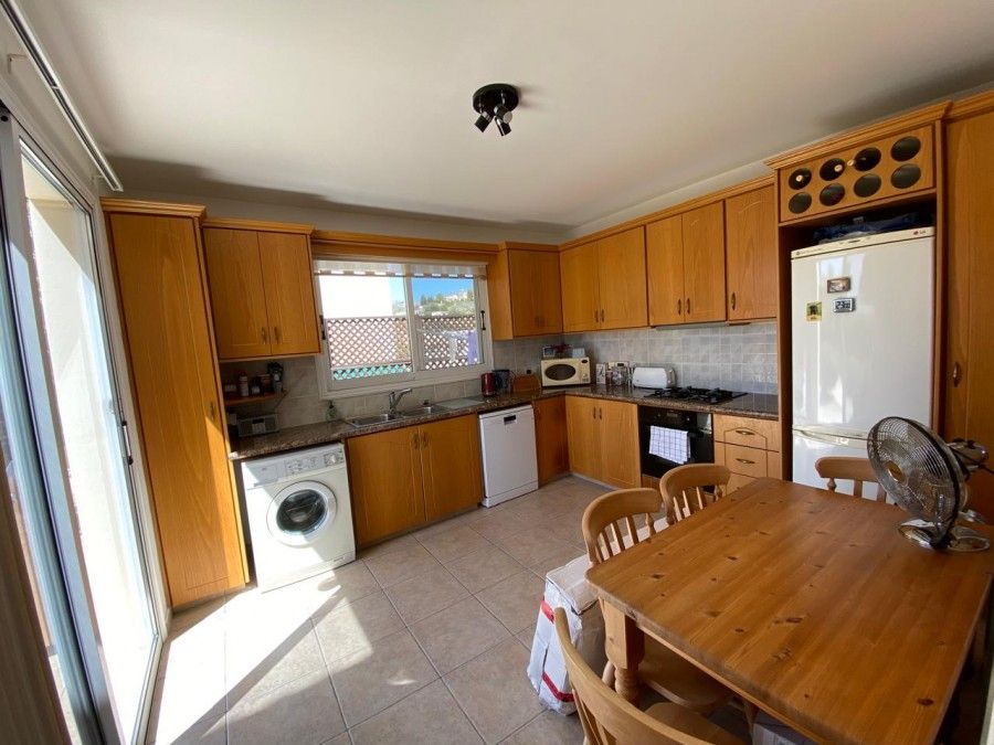 Property photo 3 of 24