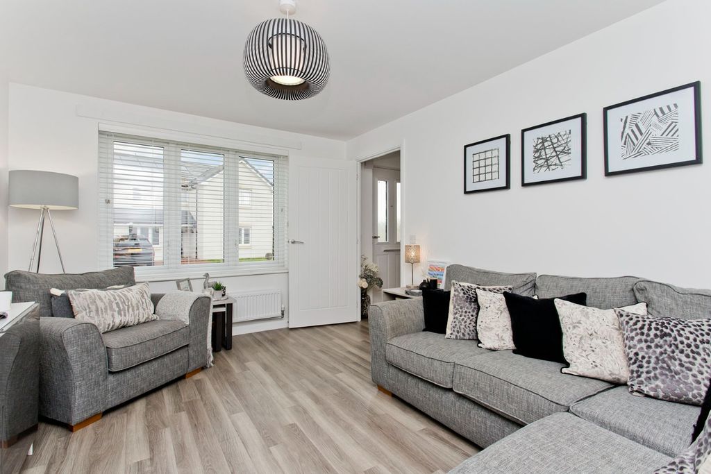 Property photo 2 of 29 5218711
