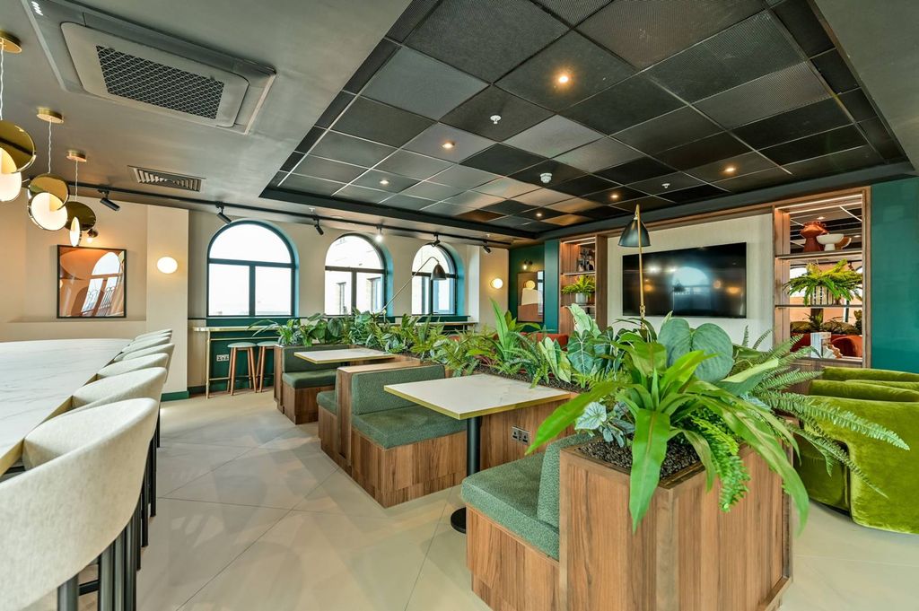 Property photo 2 of 32